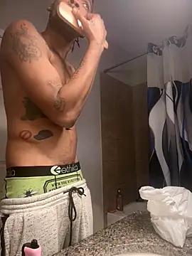 1BeautyN1Beast online show from December 5, 2:15 pm