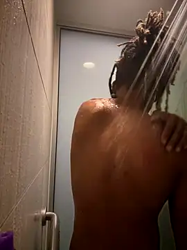 Snapshot of 1BeautyN1Beast chatting on October 1, 5:01 am 1BeautyN1Beast online show from October 1, 5:01 am