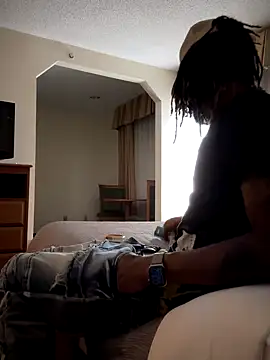 Snapshot of 1BeautyN1Beast chatting on October 5, 7:37 pm 1BeautyN1Beast online show from October 5, 7:37 pm