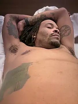 1BeautyN1Beast online show from December 19, 3:43 am