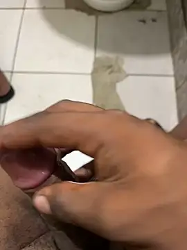 julio9679 online show from March 13, 12:04 am