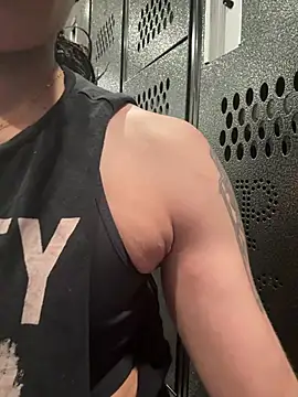 Shuggabutt online show from March 3, 4:52 am