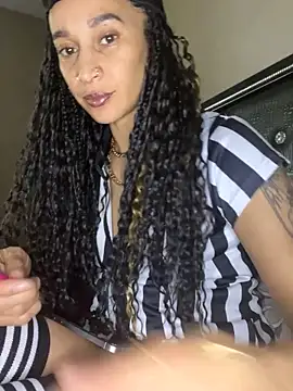 Shuggabutt online show from February 9, 12:30 am