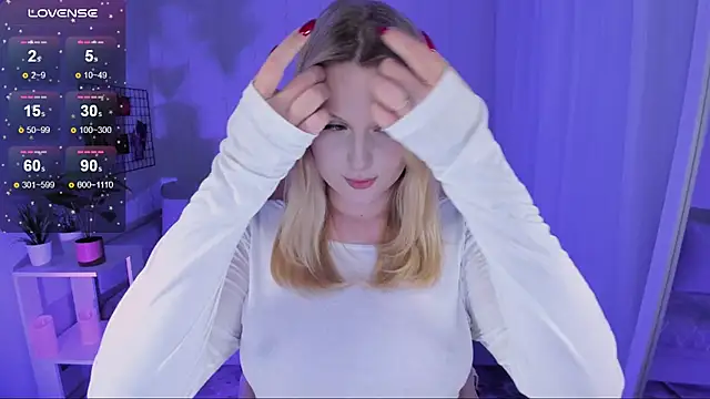 Honey blonde online show from June 21, 8:14 pm