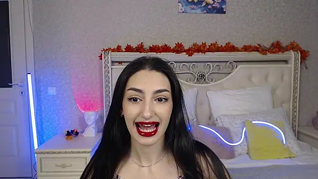 Lina Robbins online show from November 7, 9:41 pm