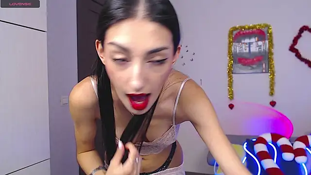 Snapshot of Lina_Robbins chatting on January 3, 9:15 pm Lina Robbins online show from January 3, 9:15 pm