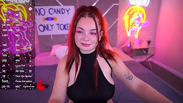 CarolinaDia online show from October 31, 8:27 pm