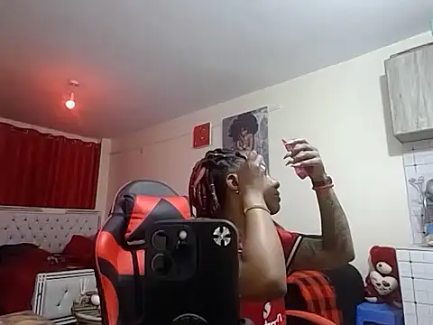 hoely grail01 online show from February 13, 5:35 pm