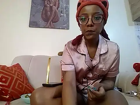 hoely grail01 online show from March 22, 7:26 pm