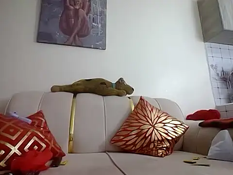 hoely grail01 online show from March 16, 7:27 pm