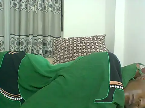 Snapshot of Chocolateskin4 chatting on July 2, 3:45 am Chocolateskin4 online show from July 2, 3:45 am