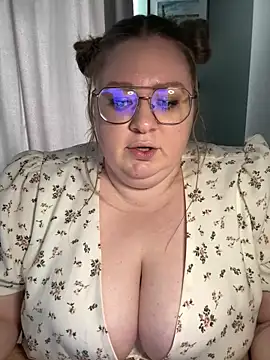 Snapshot of Chloe_WS chatting on February 22, 9:45 am Chloe WS online show from February 22, 9:45 am