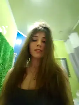 Bella Goddes online show from December 4, 11:30 pm