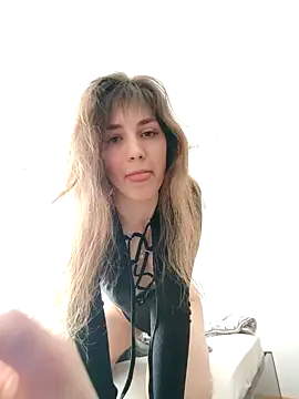 Bella Goddes online show from December 7, 12:36 am