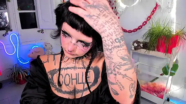 lady sontse  online show from March 4, 8:38 pm