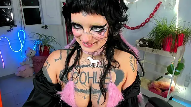 Snapshot of lady_sontse_ chatting on February 25, 7:47 pm lady sontse online show from February 25, 7:47 pm