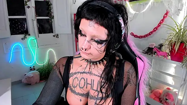 Snapshot of lady_sontse_ chatting on January 14, 9:29 pm lady sontse online show from January 14, 9:29 pm