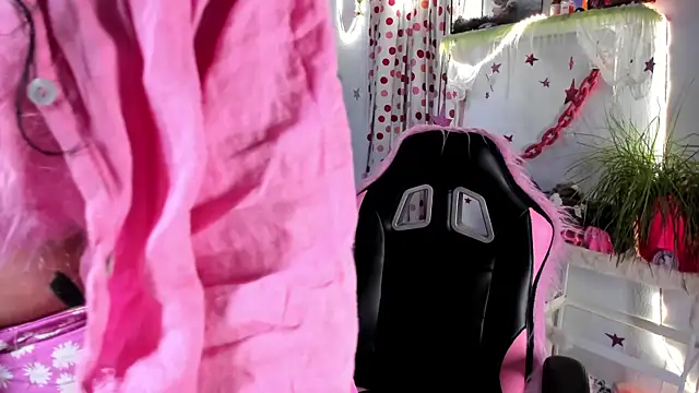 lady sontse  online show from April 19, 7:16 pm