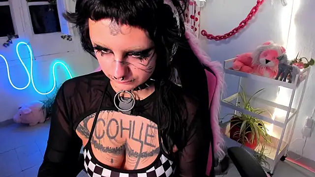 Snapshot of lady_sontse_ chatting on January 9, 8:05 pm lady sontse online show from January 9, 8:05 pm