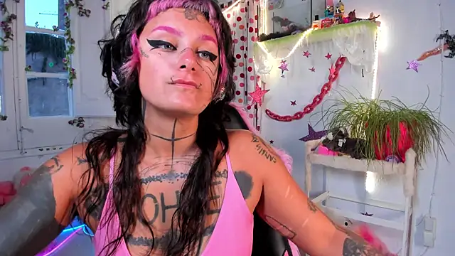 Snapshot of lady_sontse_ chatting on July 11, 7:25 pm lady sontse online show from July 11, 7:25 pm