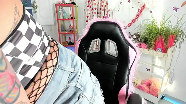 lady sontse  online show from April 10, 6:37 pm