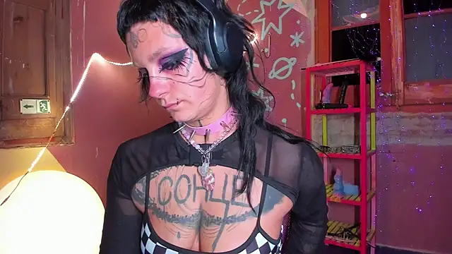 lady sontse  online show from November 9, 7:29 pm