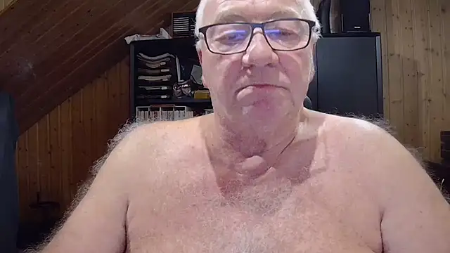 Snapshot of biggandybig chatting on November 25, 11:16 pm biggandybig online show from November 25, 11:16 pm