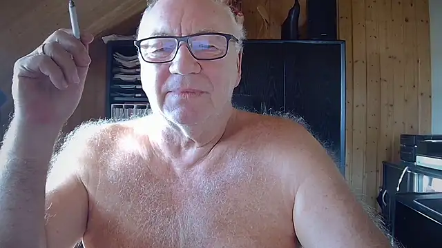 Snapshot of biggandybig chatting on November 21, 9:30 am biggandybig online show from November 21, 9:30 am