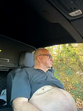 Snapshot of biggandybig chatting on November 5, 11:57 am biggandybig online show from November 5, 11:57 am