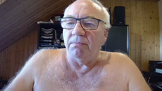 Snapshot of biggandybig chatting on October 20, 9:54 am biggandybig online show from October 20, 9:54 am