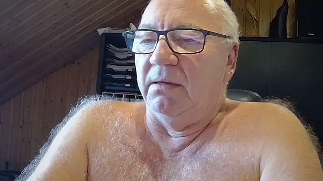 Snapshot of biggandybig chatting on November 14, 11:58 am biggandybig online show from November 14, 11:58 am