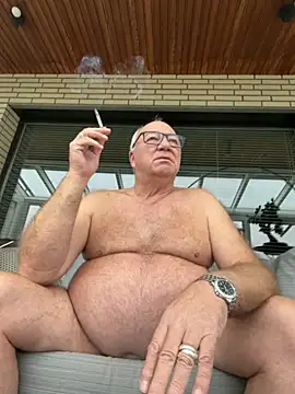 Snapshot of biggandybig chatting on November 15, 12:20 pm biggandybig online show from November 15, 12:20 pm