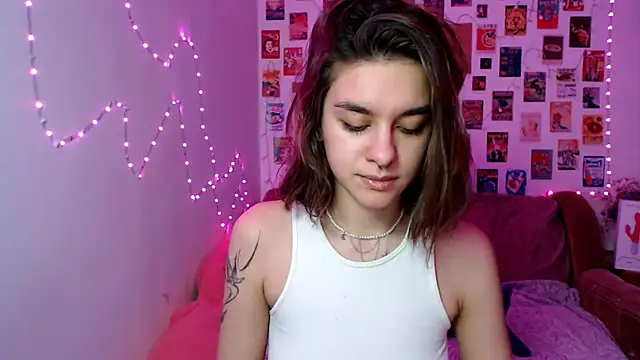 Snapshot of Celine_Dionn chatting on December 3, 9:06 am Celine Dionn online show from December 3, 9:06 am