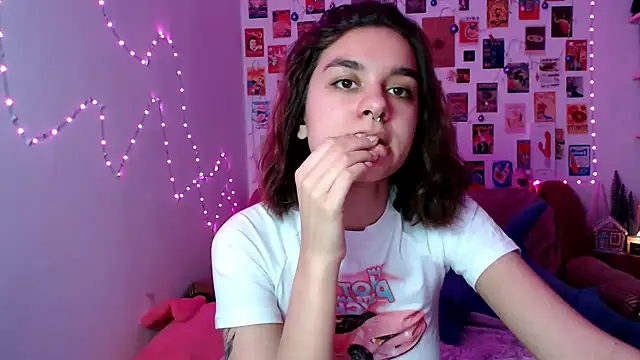 Snapshot of Celine_Dionn chatting on December 18, 11:13 am Celine Dionn online show from December 18, 11:13 am