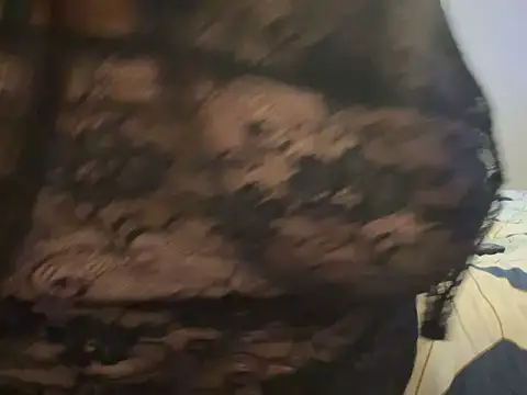 Snapshot of Missredboneo12 chatting on September 16, 3:24 pm Missredboneo12 online show from September 16, 3:24 pm