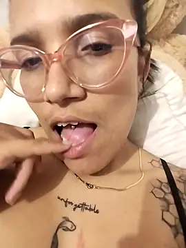 Yaumiko online show from February 18, 1:36 am