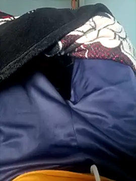 Snapshot of princeblore chatting on December 18, 10:08 am princeblore online show from December 18, 10:08 am