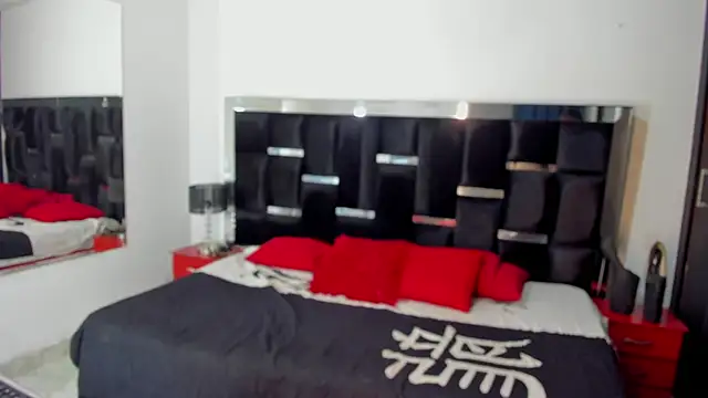 Snapshot of Loremhotsex chatting on September 24, 4:52 am Loremhotsex online show from September 24, 4:52 am