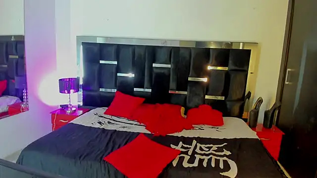 Snapshot of Loremhotsex chatting on September 25, 7:58 am Loremhotsex online show from September 25, 7:58 am