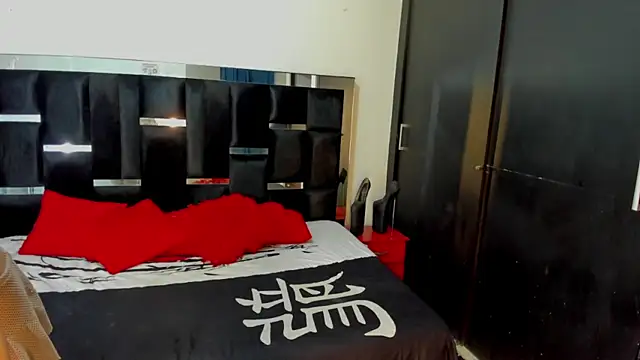 Snapshot of Loremhotsex chatting on September 25, 8:15 pm Loremhotsex online show from September 25, 8:15 pm