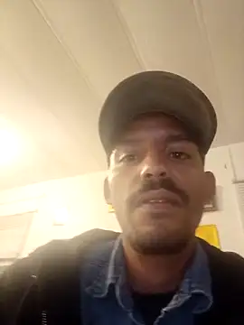 Snapshot of Ricardosuavee6 chatting on November 1, 3:13 am Ricardosuavee6 online show from November 1, 3:13 am