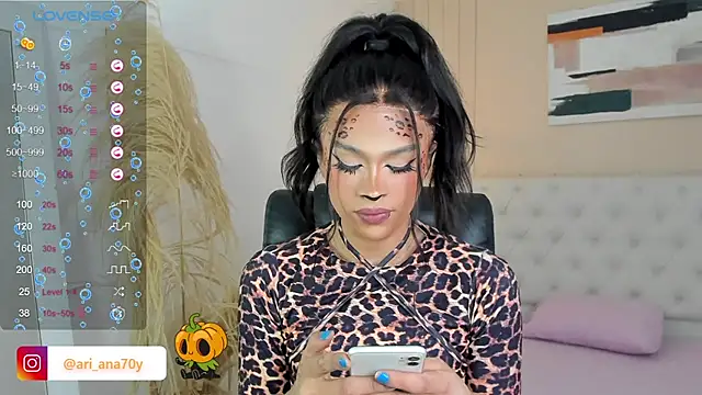 LOISE-XX online show from October 30, 8:01 am