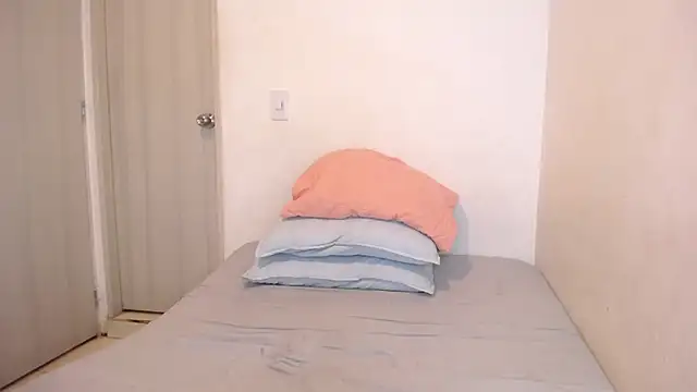 Megan mancini online show from December 4, 3:44 pm