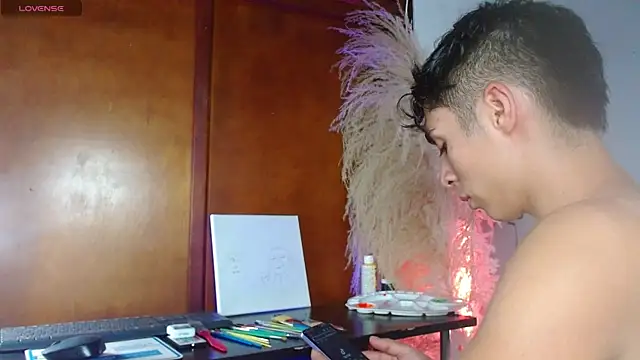 justin alexxx online show from February 4, 8:49 pm