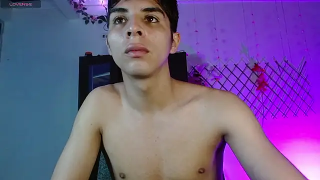 justin alexxx online show from December 6, 7:39 pm