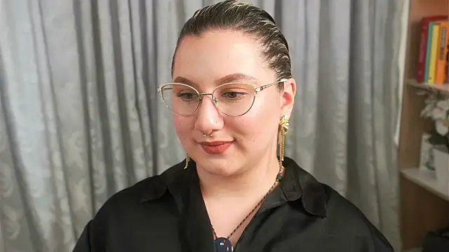 Ximenna Cruz online show from March 26, 5:11 pm