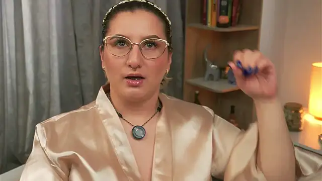 Ximenna Cruz online show from April 9, 9:32 pm