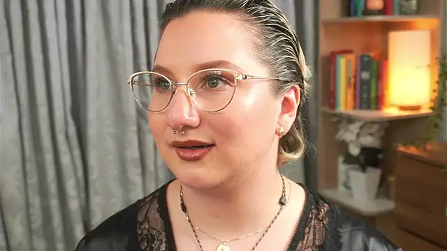 Ximenna Cruz online show from March 25, 12:00 am