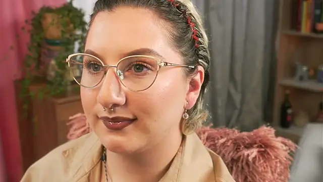 Ximenna Cruz online show from April 4, 6:58 pm