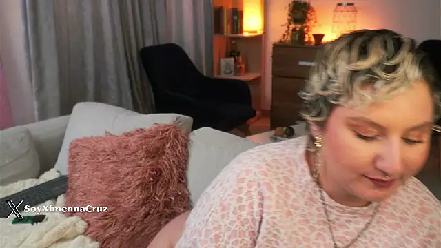 Ximenna Cruz online show from March 19, 9:48 pm